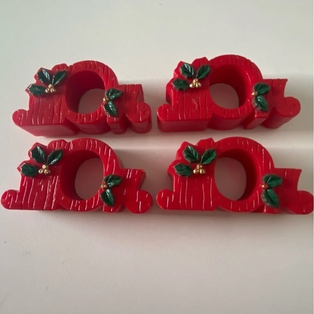 Crate&Barrel Holiday Red Green Gold Plastic Resin Noel Joy Napkin Rings Set of 4